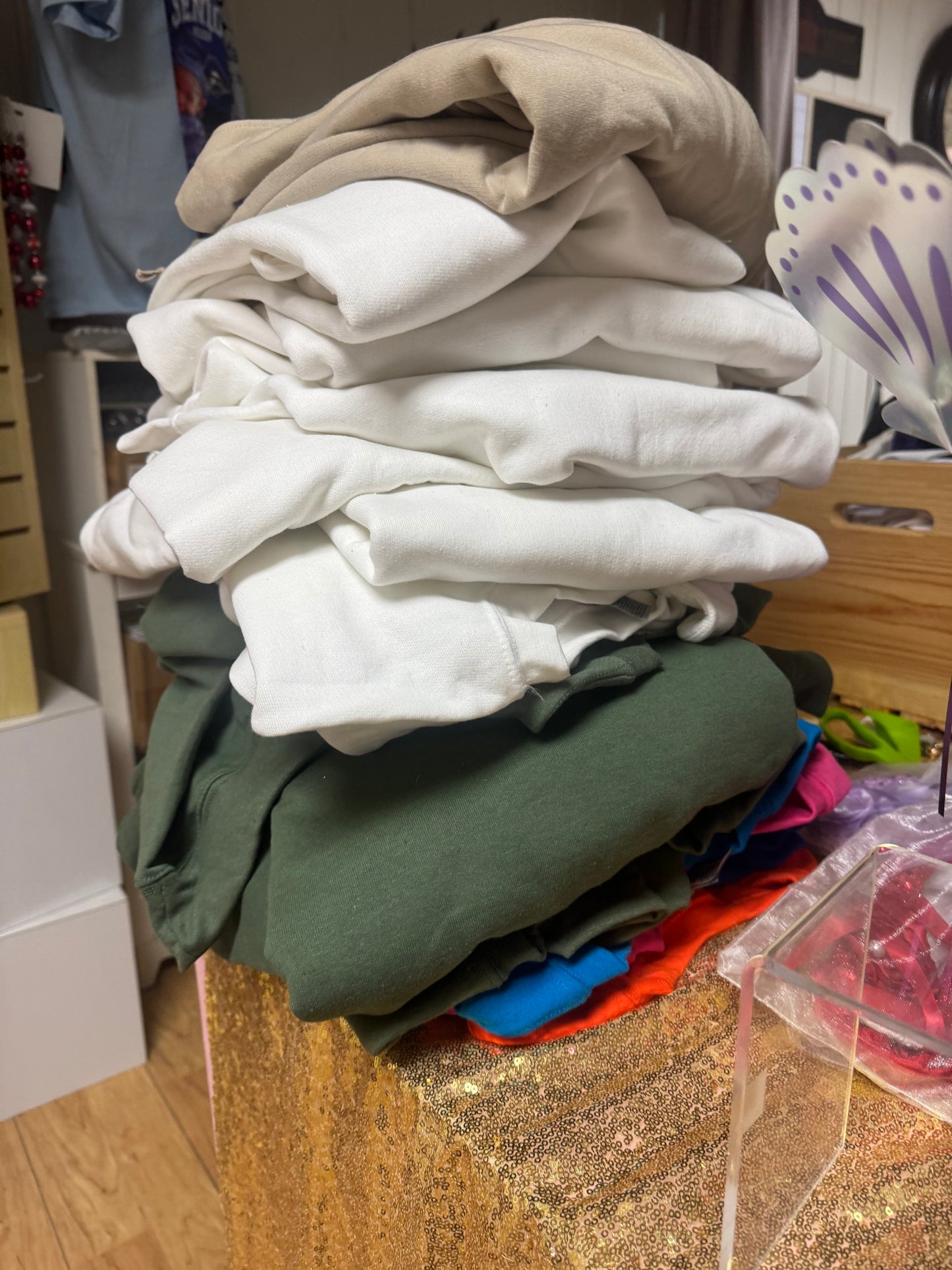 Blank Gildan Crewneck sweatshirts
